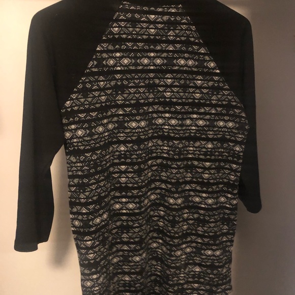 Lularoe Randy T - Picture 3 of 3